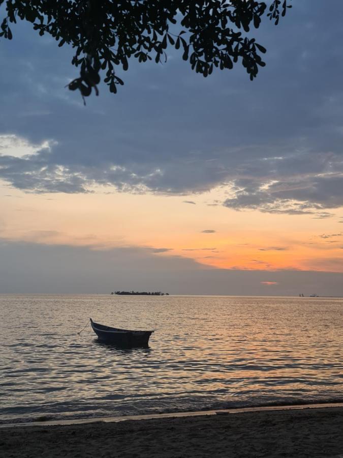 Glory Beach Resort Seaview Private 2Br Port Dickson Extérieur photo